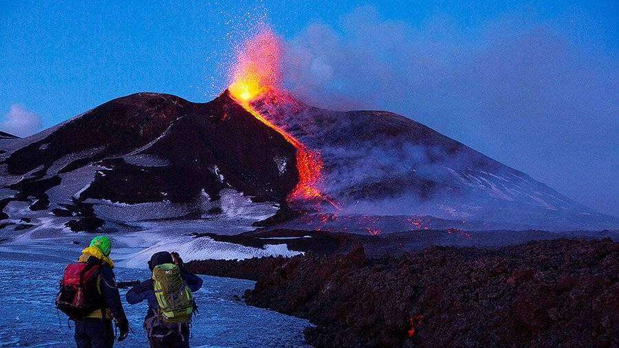 Na Sicilii Prosnulsya Vulkan Etna Novosti Izvestiya 24 12 2018