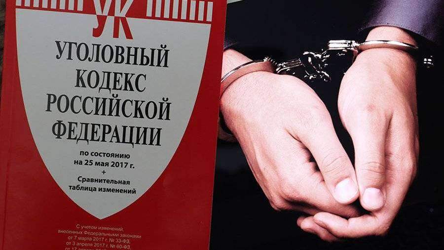 Житель Коми публиковал интимные фото подростка, чтобы наказать девочку - KP.RU