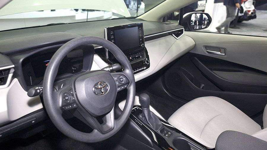 Новая Toyota Corolla: зачем покупать 