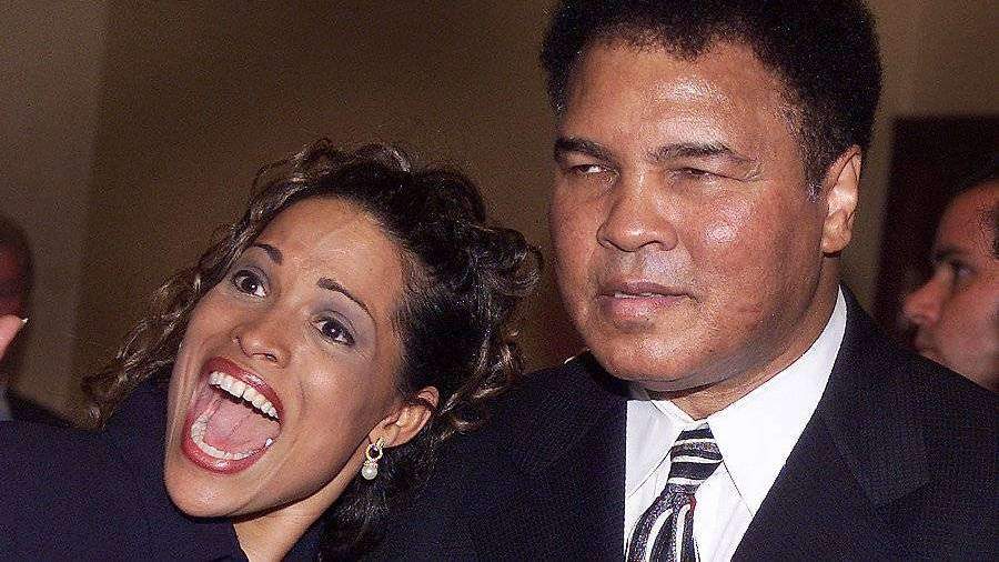 Дочь Мухаммеда Али не возражает против сравнения ее отца с Макгрегором
