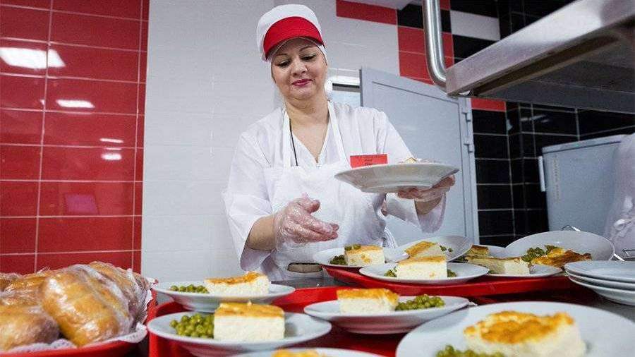 Стало известно отношение родителей к питанию в московских школах