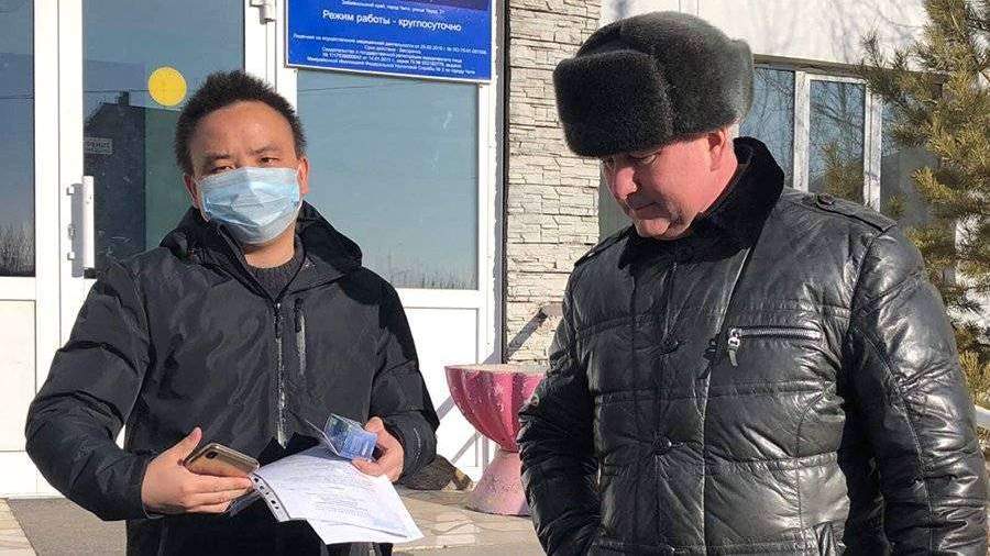 Переболевшего коронавирусом китайца выписали из больницы в Забайкалье

