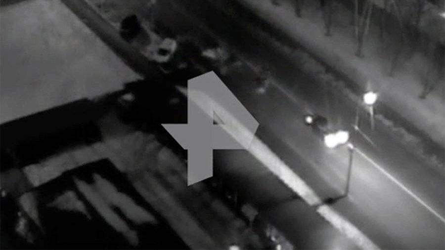 Момент обрушения сотовой вышки с рабочими в Москве попал на видео
