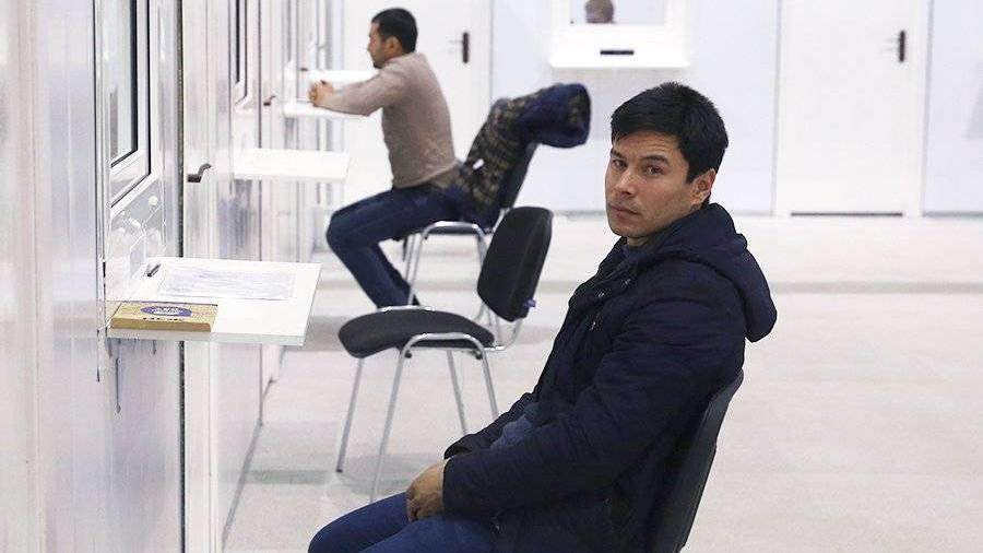 Протоиерей Смирнов назвал мигрантов будущим России