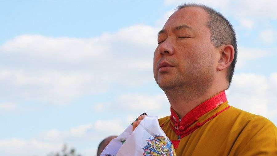 Представитель Далай-ламы заявил о показавшем непостоянность коронавирусе

