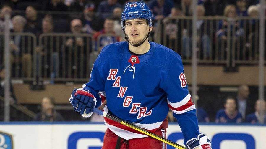 Хоккеист Бучневич объяснил переезд из Нью-Йорка в Череповец на время карантина
