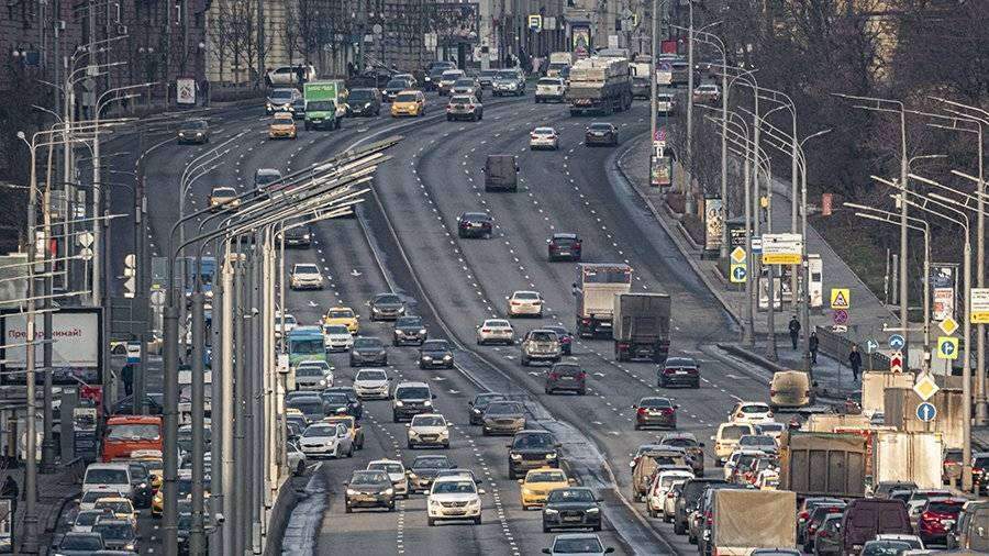 Ученые выявили связь между стоимостью автомобиля и хамством на дорогах

