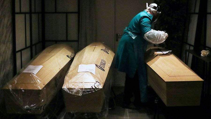 Как выглядит человек при смерти В Бельгии за сутки от коронавируса скончались 303 человека Новости мира Известия