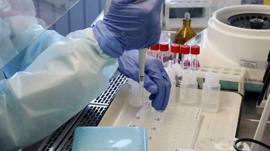 Число заразившихся коронавирусом в России выросло до 24 тыс.
