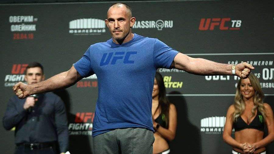 Боец MMA Олейник рассказал о скупающих оружие американцах