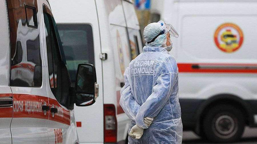 Медикам в Самарской области пересчитали выплаты за борьбу с COVID-19 за апрель
