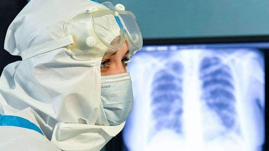 Врач назвал условия выхода России на плато по коронавирусу
