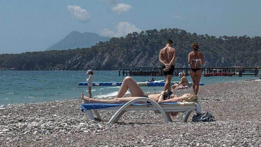 В АТОР сравнили цены на туры в Турцию и курорты России
