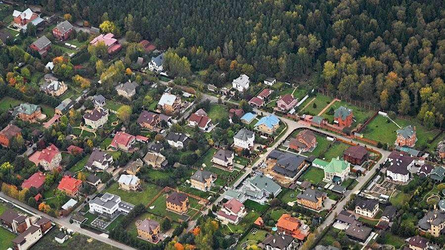 В России спрос на покупку загородной недвижимости вырос на 77% | Новости | Известия | 15.07.2020