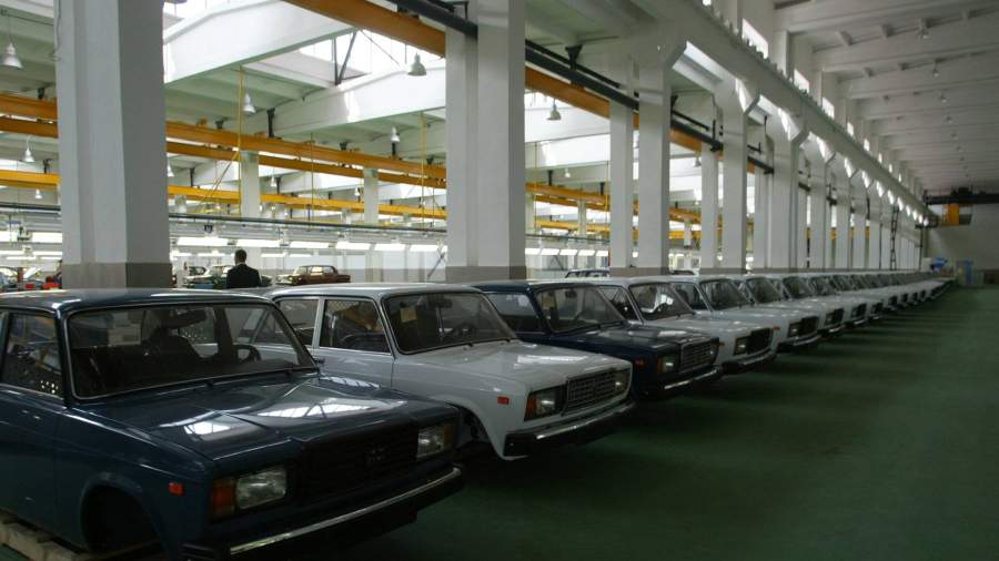 Эксперты назвали самый популярный в России автомобиль - Российская газета