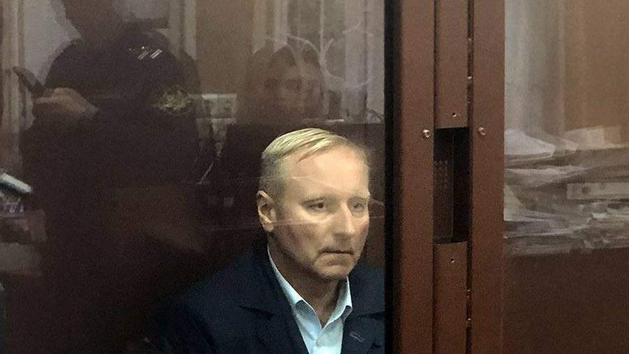 Генерала МВД Мельникова приговорили к 7 годам тюрьмы за мошенничество