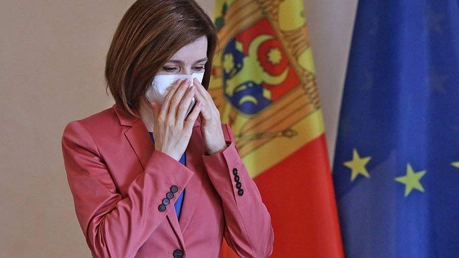 Санду обвинила главу МВД Молдавии в организации слежки за ее семьей