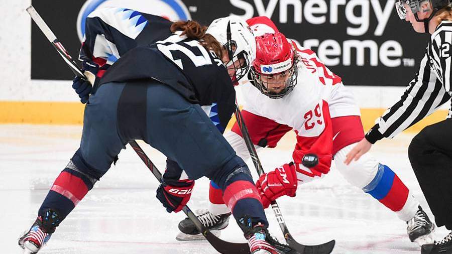 Россиянки проиграли команде США в матче чемпионата мира по хоккею