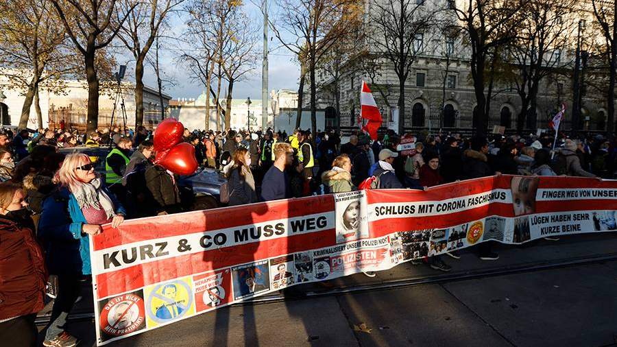 Протесты против локдауна собрали в Вене 40 тыс. человек