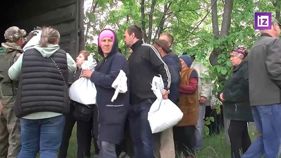 Выдача гуманитарной помощи