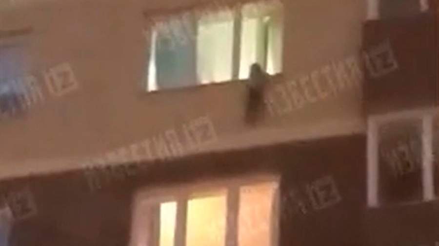 Два ребенка выпали с шестого этажа в подмосковном Ногинске
