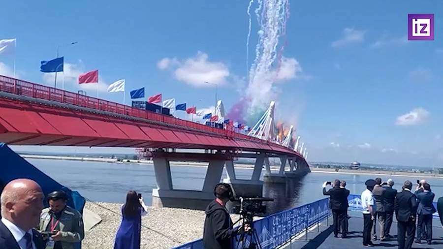 Первый автомобильный мост из России в Китай. Фоторепортаж - РБК