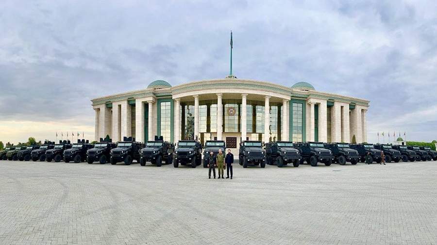Кадыров показал бронемашины, закупленные для чеченских военных. И назвал из: "АХ