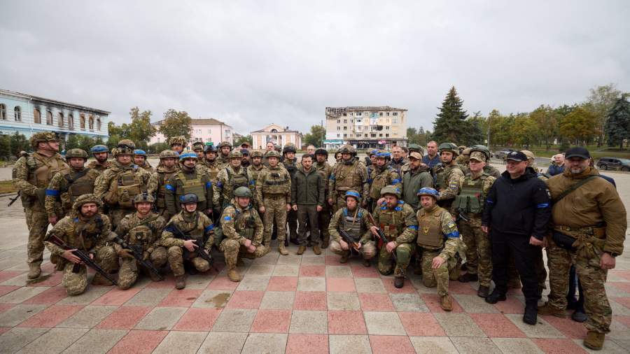 Зеленский вновь опубликовал фото украинского солдата с символикой СС Новости мир