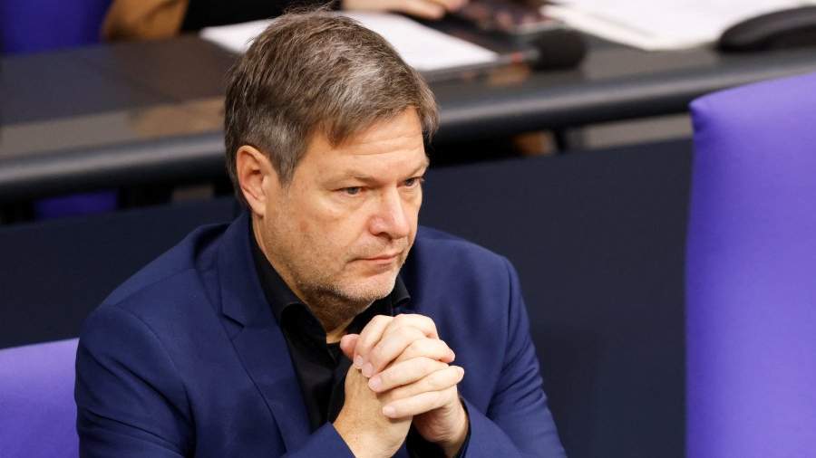 Вице-канцлер ФРГ Хабек признал, что лично подписал документы об отправке оружия 