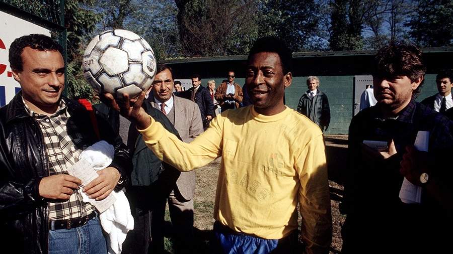 FIFA urged to start matches with a minute of silence in memory of Pele
