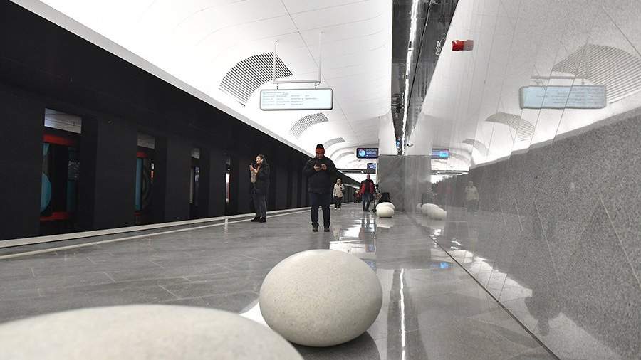 Кленовый бульвар метро фото