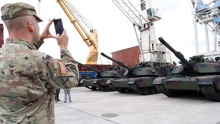 Отправка первой партии танков Abrams на Украину официально одобрена REUTERS