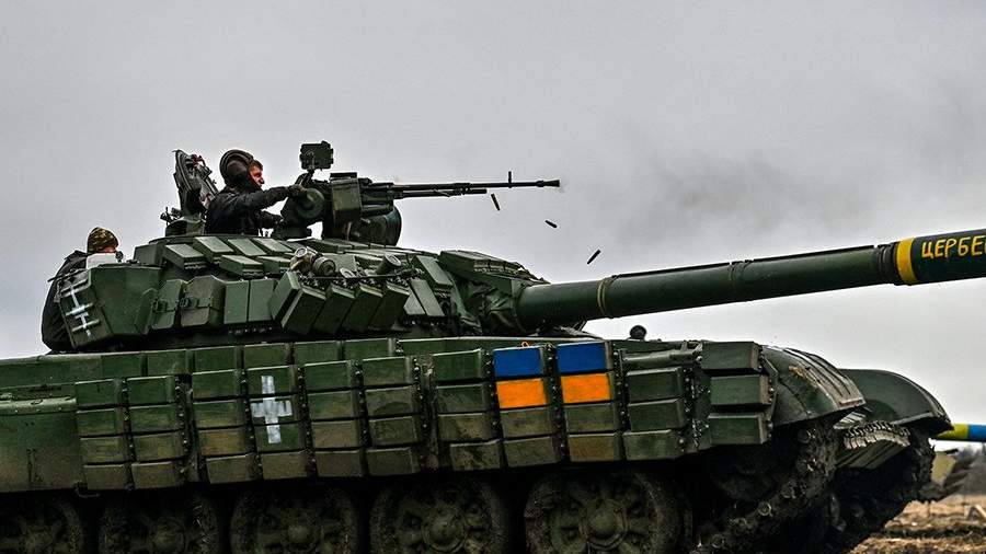 СМИ сообщили о переходе ВСУ на советские Т-72 из-за потерь западной техники  | Новости армии | Известия | 03.08.2023