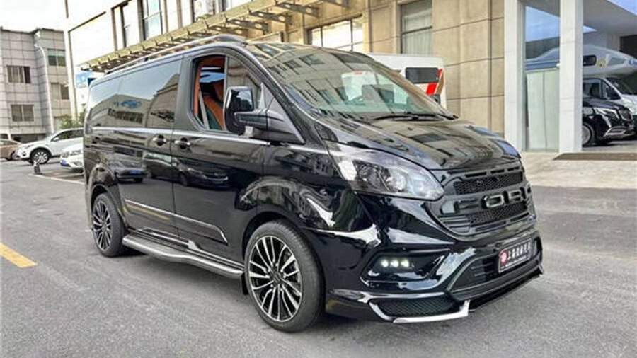 Black ford hot sale transit custom