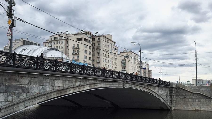 Каменный мост в москве фото Названы пять самых мистических мест Москвы Новости общества Известия 31.10.2023