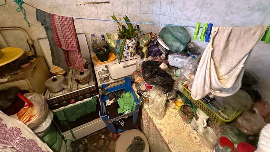Переломаны кости и уши: Жуткие подробности госпитализации 8-месячного малыша-маугли из квартиры с горой мусора