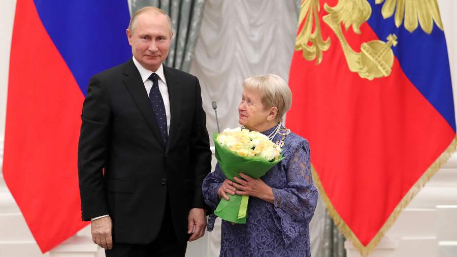 Екатеринбуржцы поздравили Владимира Путина с Днем рождения