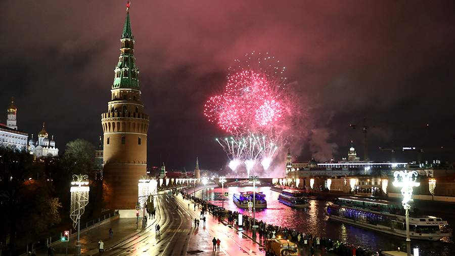 В Москве отменили фейерверки в новогоднюю ночь