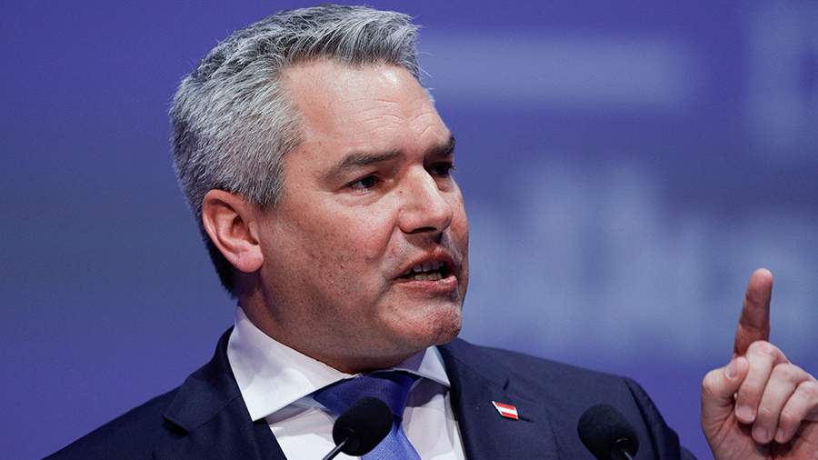 Канцлер Австрии призвал Макрона избегать эскалации конфликта на Украине Новости 