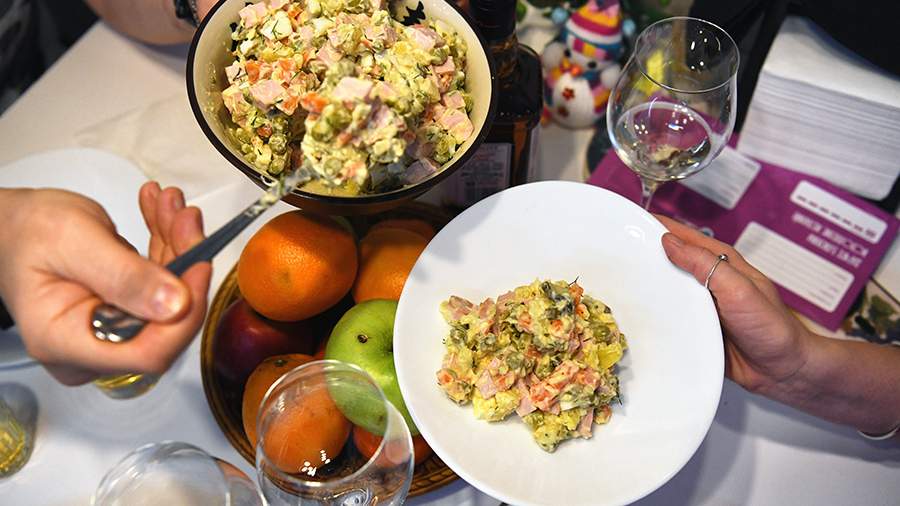 Эксперт дала советы по подготовке стола на новогодние праздники