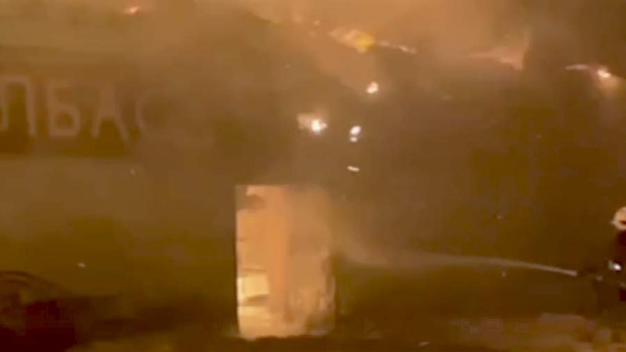 Пожар на производстве сыров начался в промзоне Ленинградской области