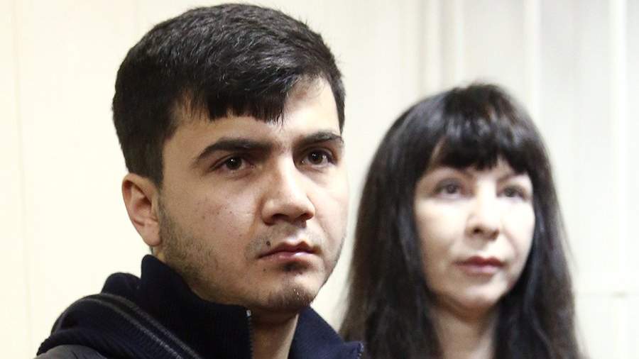 Абдувахоб Маджидов, обвиняемый по уголовному делу в отношении участников гонки на внедорожнике Mercedes-Benz Gelandewagen, перед оглашением приговора в Гагаринском суде. 17 октября 2016 года