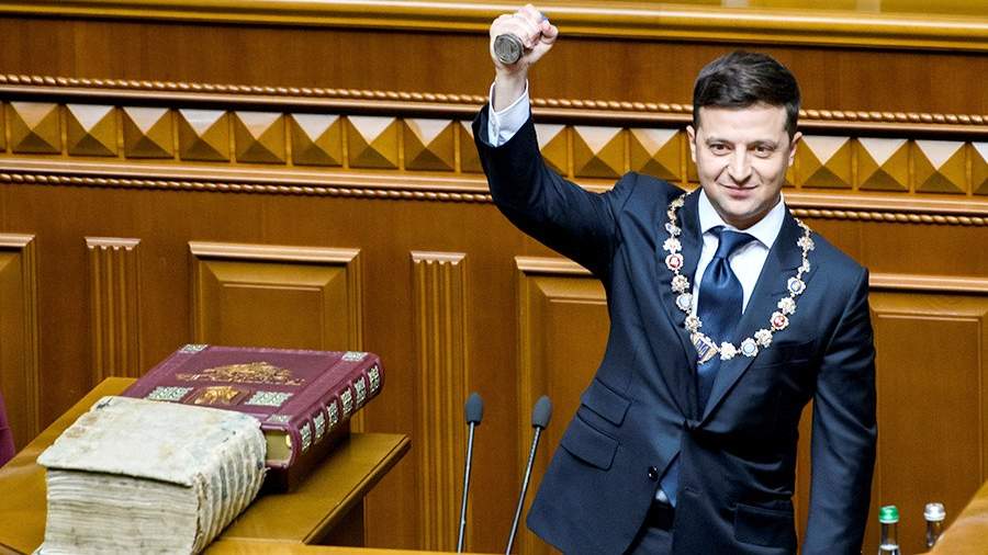 Избранный президент Украины Владимир Зеленский во время церемонии инаугурации в зале заседаний Верховной рады. 20 мая 2019 года