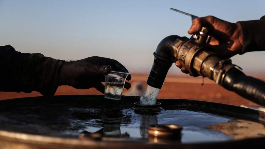 Сирийский бензин полученный на самодельных нефтяных заводах