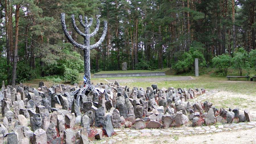 Мемориал в Румбульском лесу, где в 1941 году были казнены около 30 тысяч евреев из рижского гетто