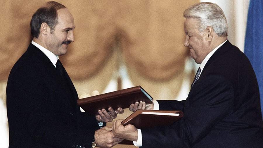 Борис Ельцин и Александр Лукашенко