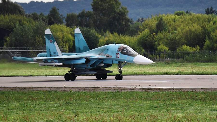 Многоцелевой истребитель-бомбардировщик Су-34 на Международном авиационно-космическом салоне МАКС-2019 в подмосковном Жуковском