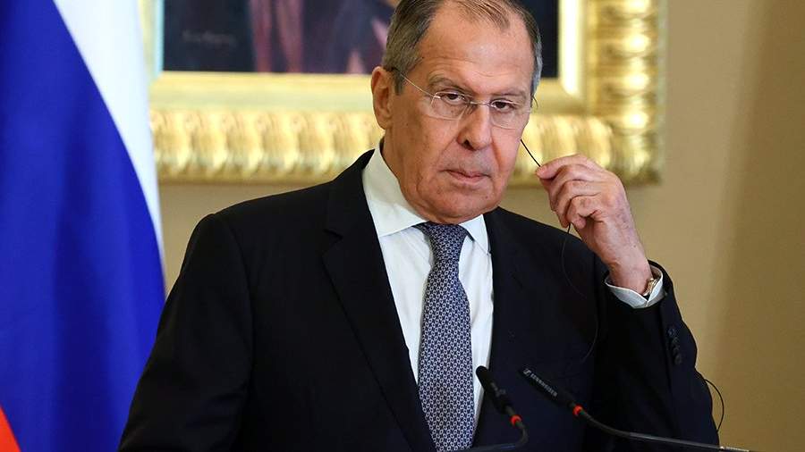 Министр иностранных дел РФ Сергей Лавров во время совместной с министром иностранных дел и международного сотрудничества ОАЭ Абдаллой бен Заидом Аль Нахайяном пресс-конференции по итогам встречи в Абу-Даби