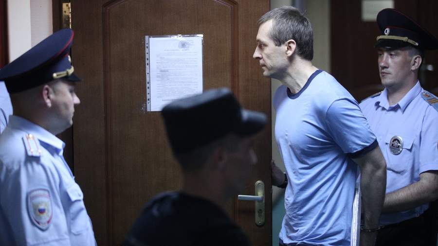 Экс-сотрудник антикоррупционного главка МВД РФ (ГУЭБиПК), полковник Дмитрий Захарченко, обвиняемый по делу о взятках и воспрепятствовании правосудию, в Пресненском суде Москвы