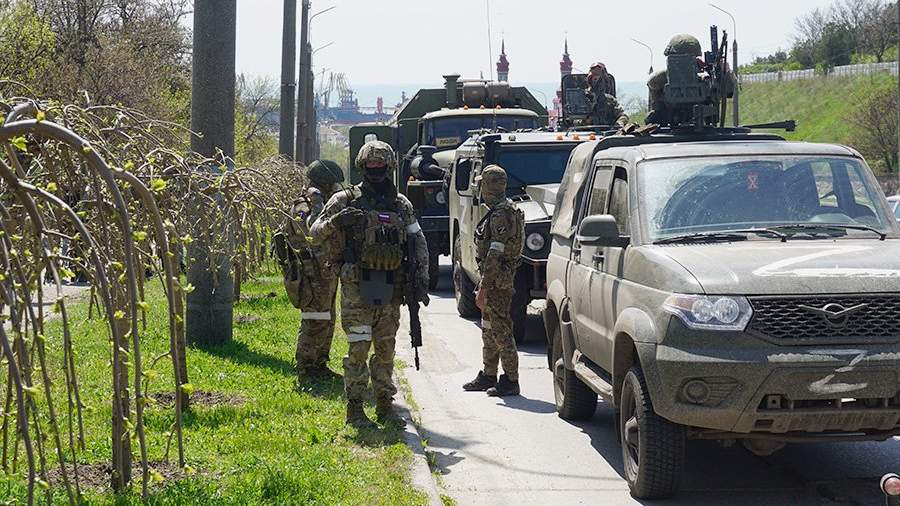 Военнослужащие ВС РФ и военная техника